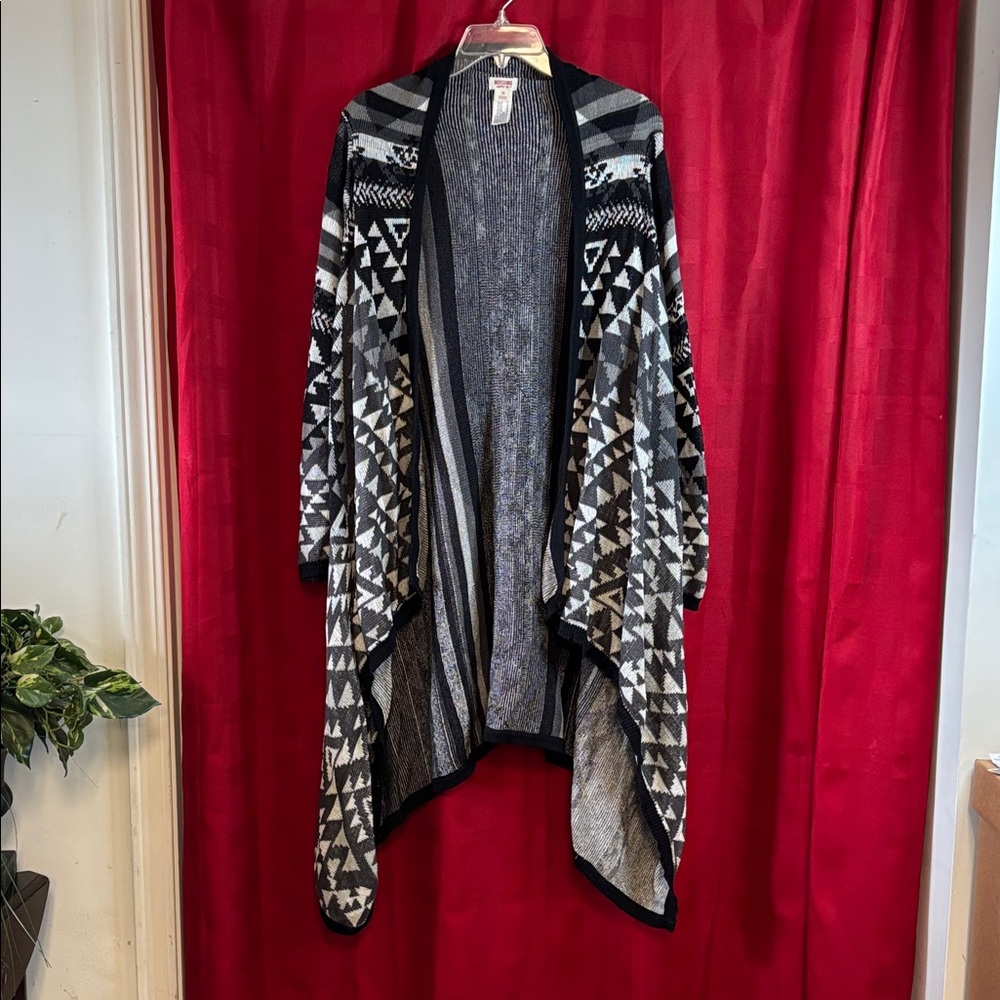 Mossimo Supply Co. Black and Gray Geometric Women's Poncho